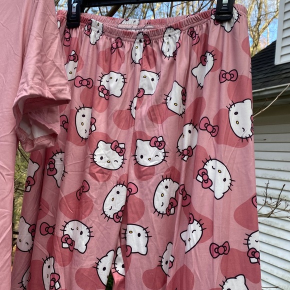 Hello Kitty Blush Pajama Set - Picture 3 of 3